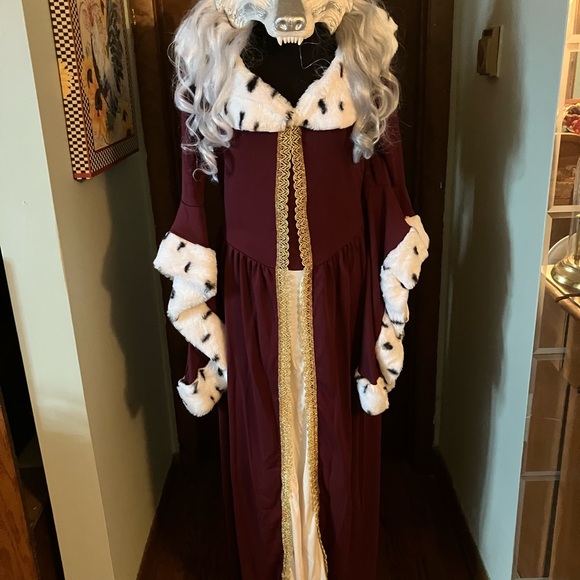 Adult Costume Cosplay Princess, Queen, Cruella de Vil, Big Bad Wolf, Cinderella - Picture 7 of 9